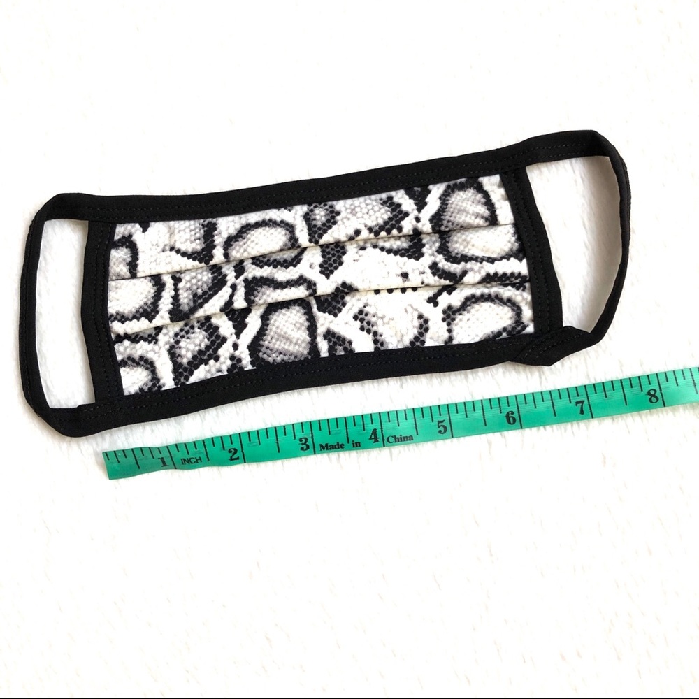 ❤️ 5 for $15 Zenana Snakeskin Print Cotton Face Mask - Picture 6 of 8
